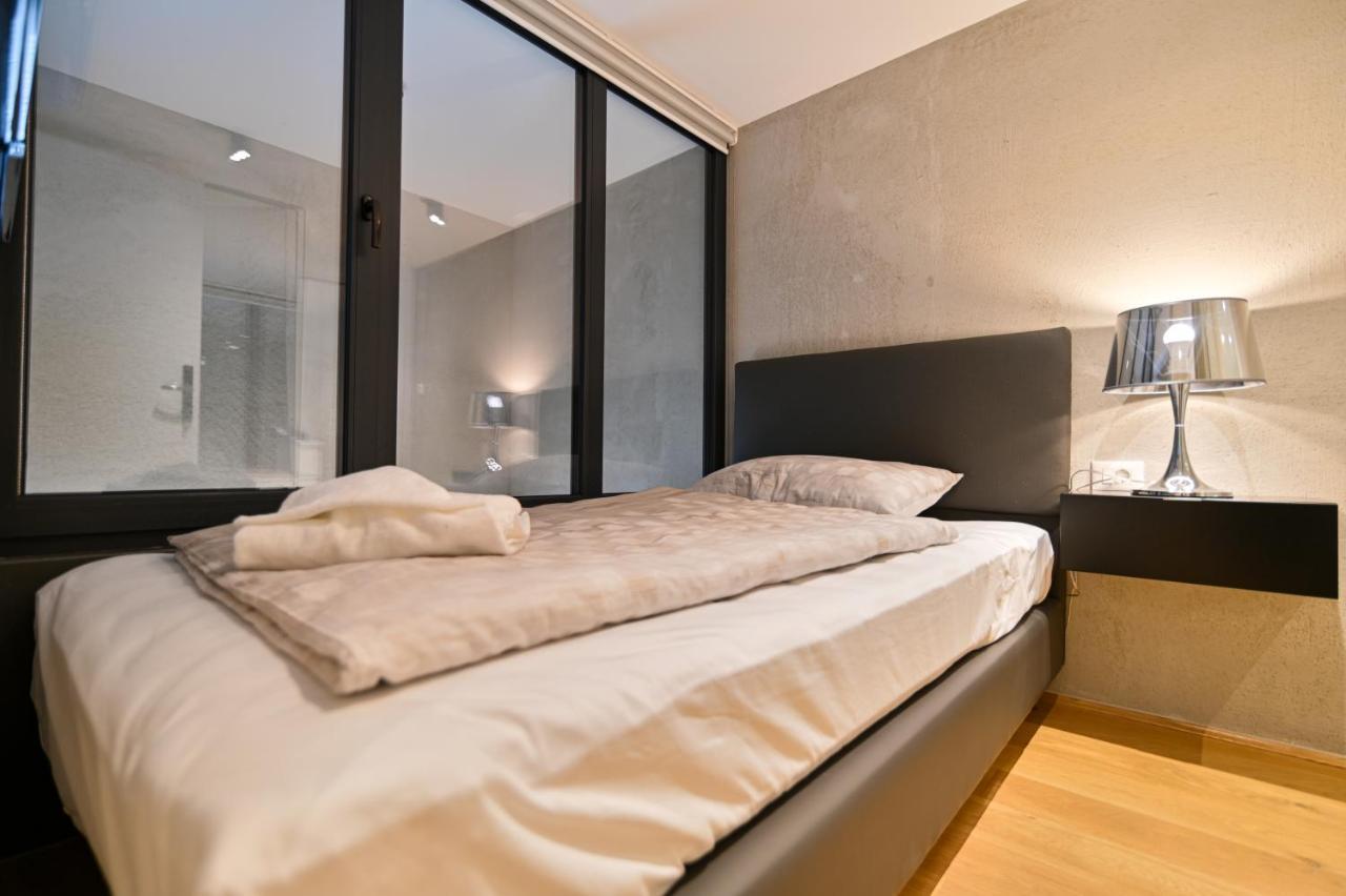 Apartment The Place Split