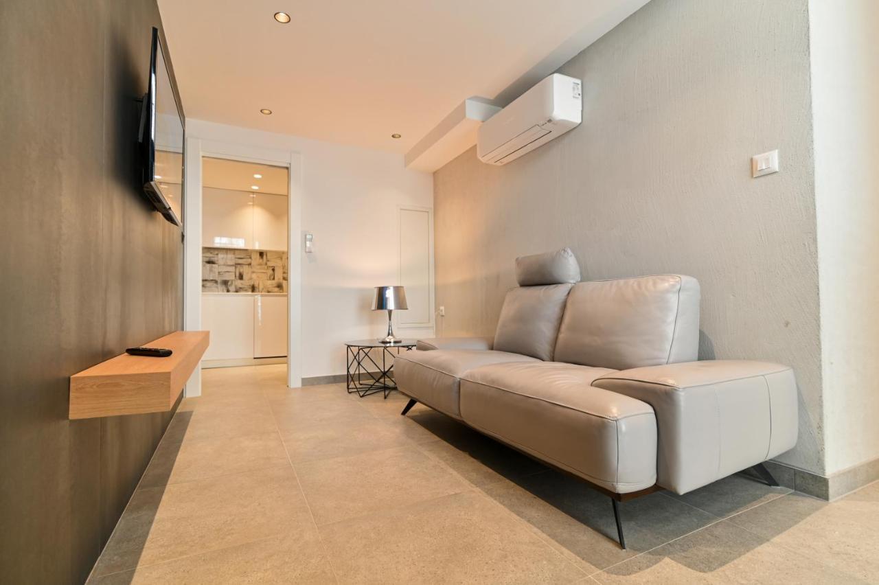 The Place Apartment *
